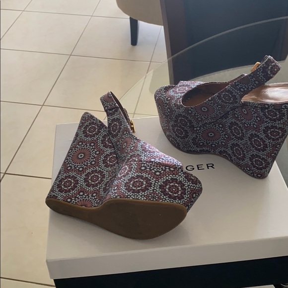 Shoes - Picture 2 of 2